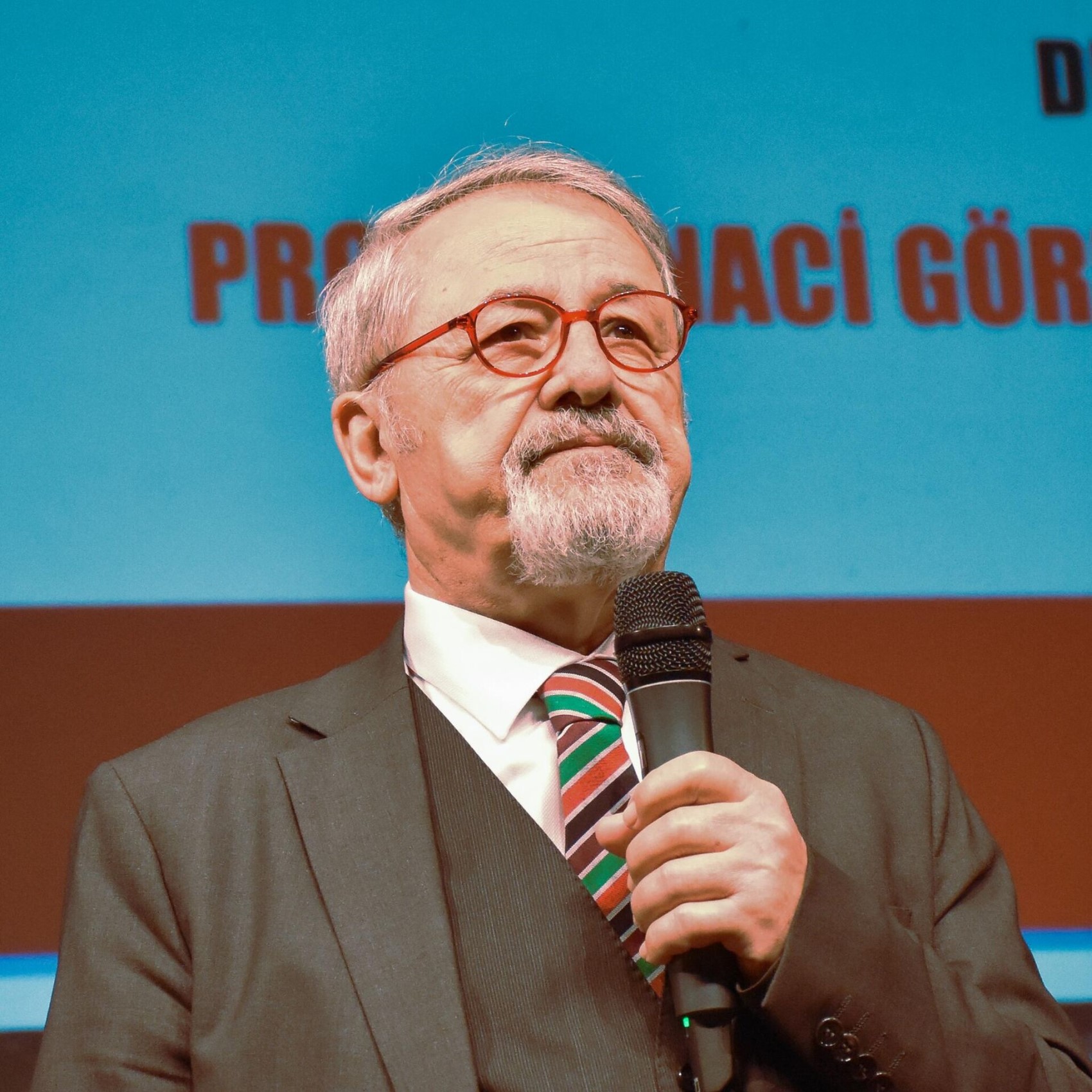 074459170-5.jpg