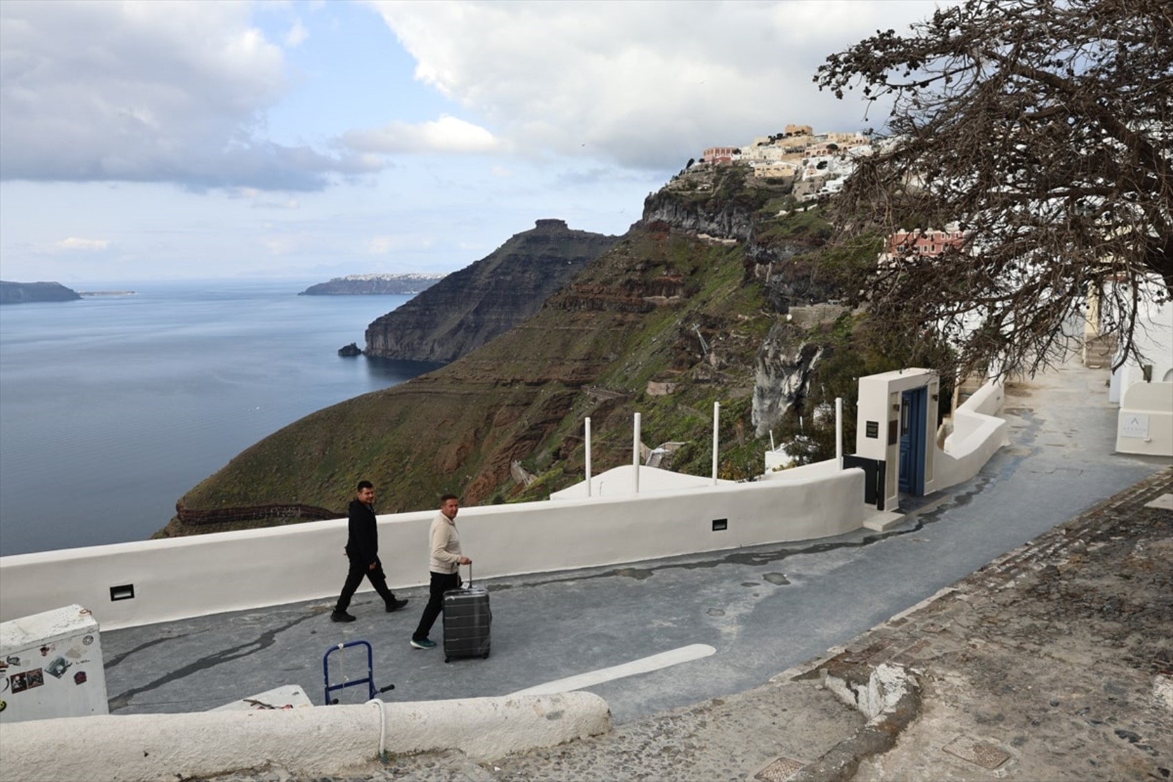 181457180-santorini-tahliye.jpg