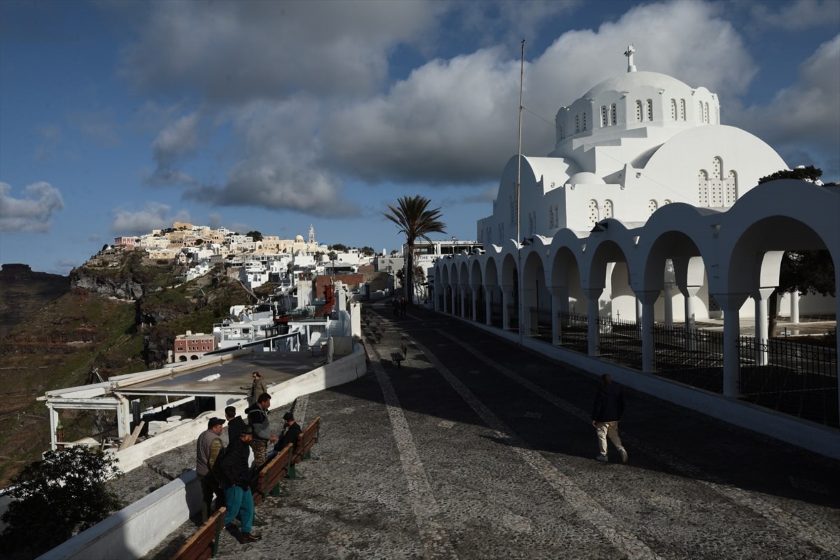 181456149-santorini-yanardag-deprem.jpg
