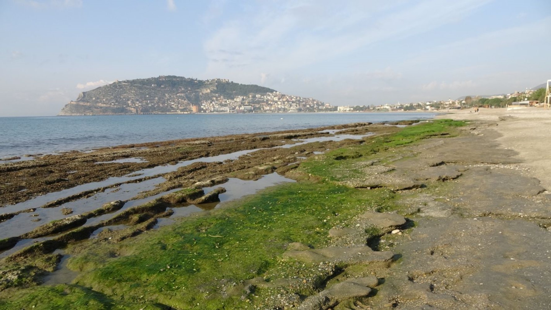 181525320-alanya-deniz-cekilmesi.jpg
